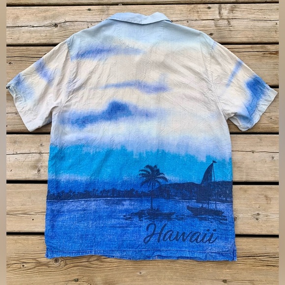 Tommy Bahama “Hawaii” Beach Scene Shirt - Size M - Picture 3 of 9